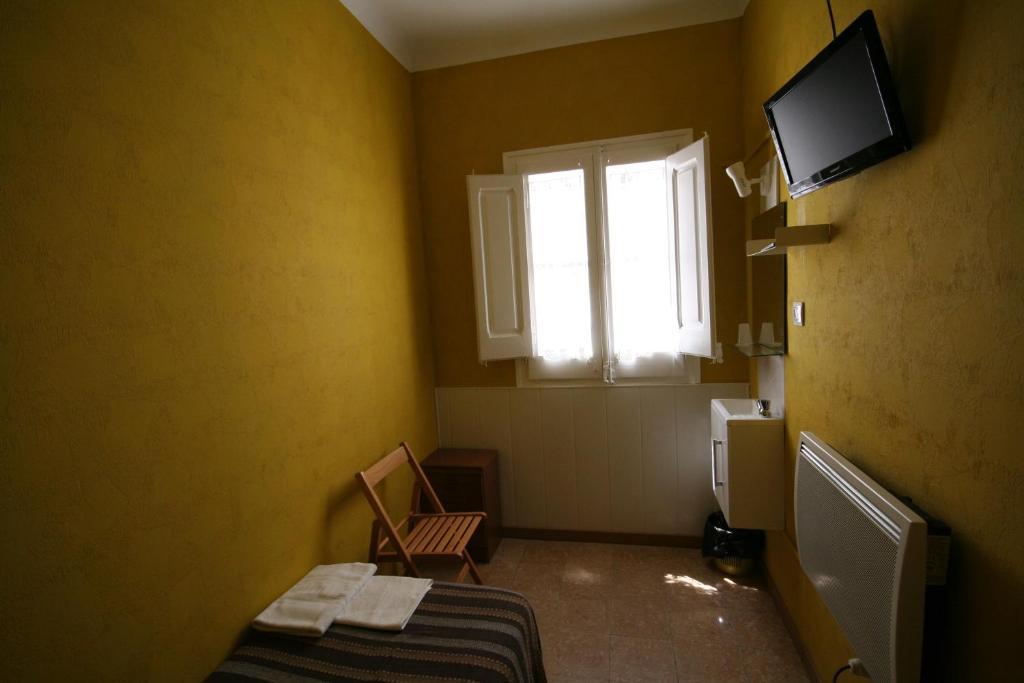 Hostal Juventus Portbou Room photo