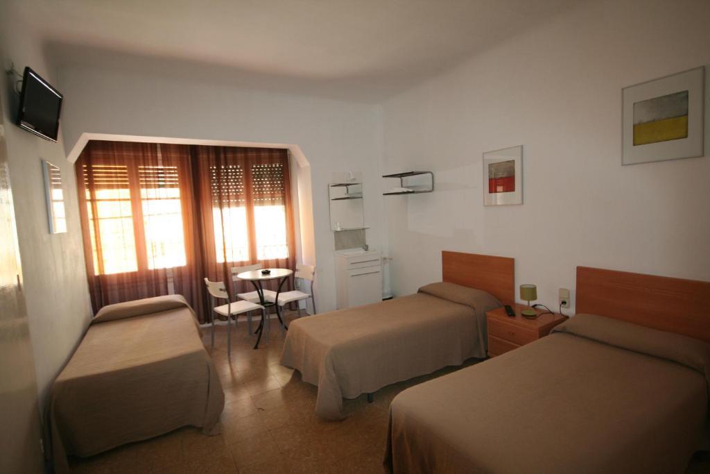 Hostal Juventus Portbou Room photo
