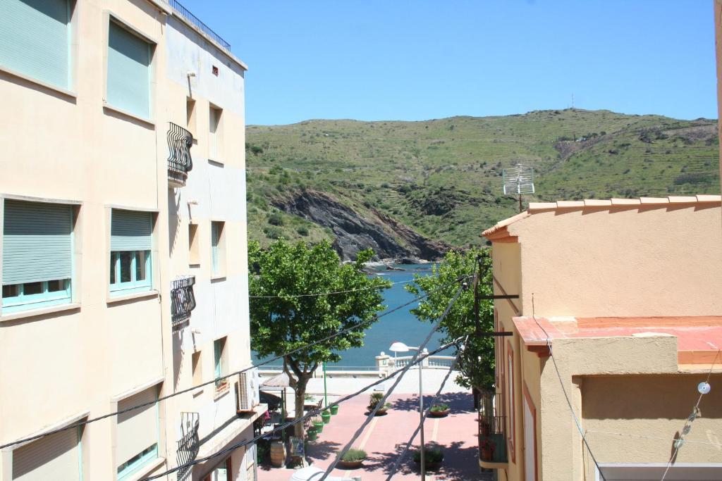 Hostal Juventus Portbou Exterior photo