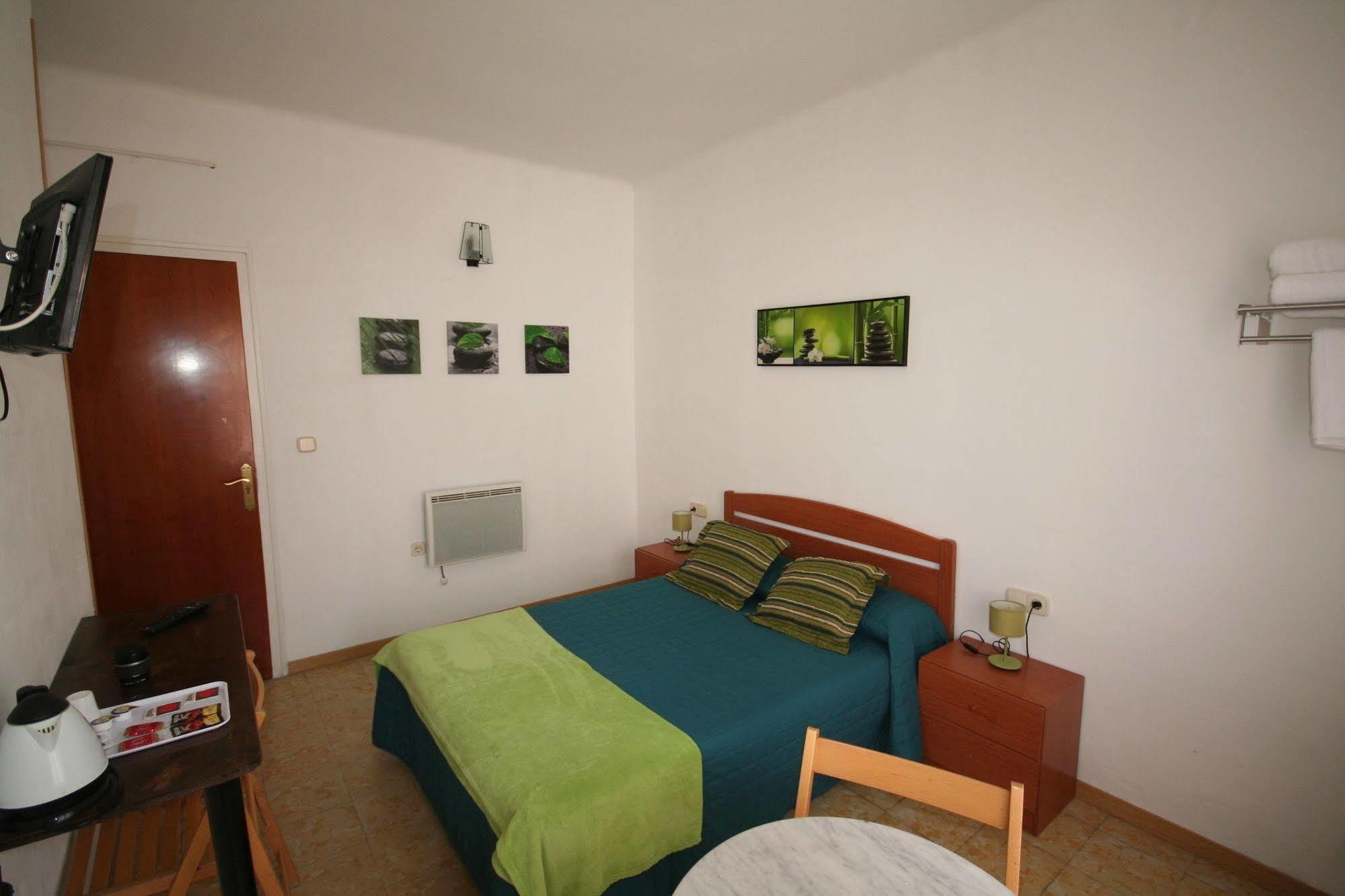Hostal Juventus Portbou Exterior photo